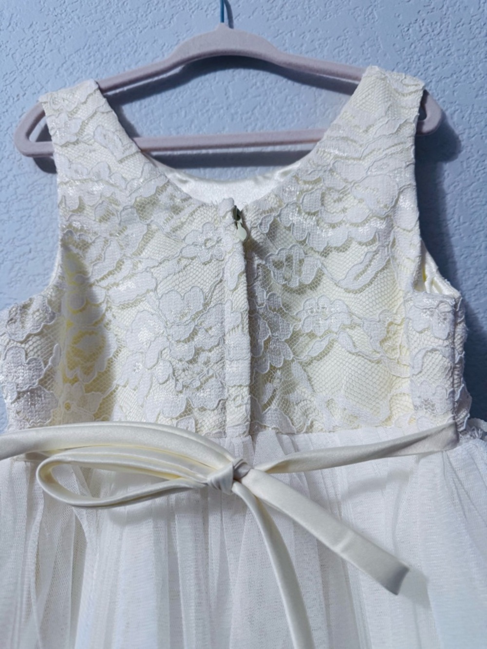 American Princess Girl’s Lace and Tiered Tulle Party Dress. Size 6. - Picture 11 of 13